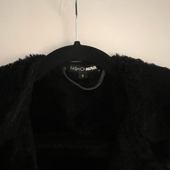 Fashion Nova "Chic Bad Ass Faux Leather Jacket" shearling - size small - Picture 3 of 7